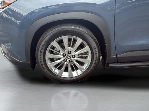 Used 2025 Toyota Grand Highlander AWD image 26