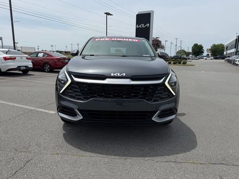 Used 2024 Kia Sportage EX FWD image 2