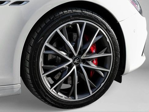 Used 2023 Maserati Ghibli Modena image 51