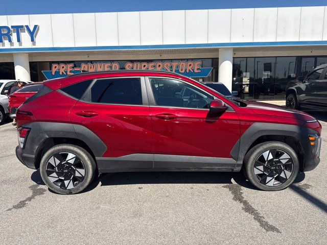 Used 2025 Hyundai Kona SEL AWD/4WD image 2