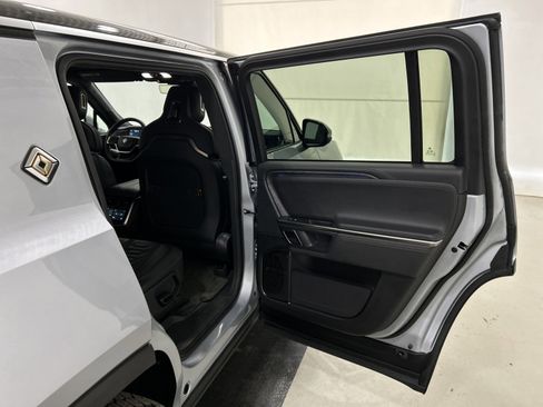 Used 2023 Rivian R1S Adventure image 19