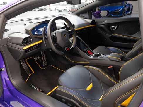 Used 2023 Lamborghini Huracan EVO image 13