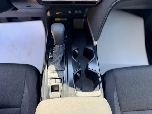 Used 2025 Toyota Camry LE image 18