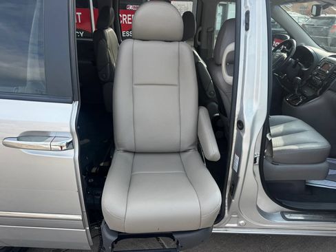 Used 2012 Kia Sedona EX w/ Luxury Pkg FWD image 31