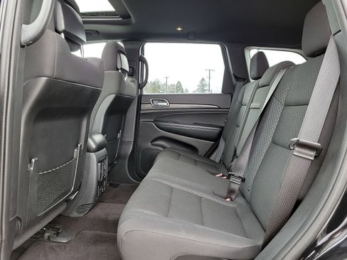Used 2019 Jeep Grand Cherokee Laredo AWD/4WD image 20
