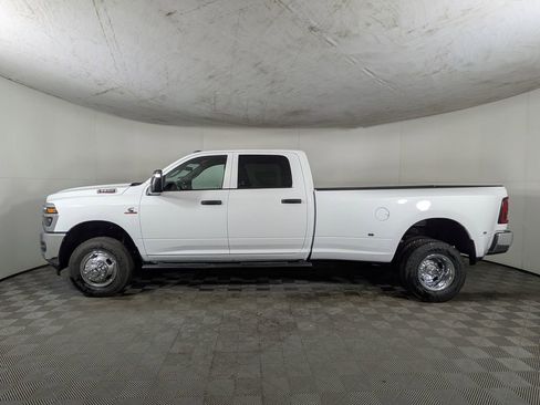 New 2026 RAM 3500 Tradesman AWD/4WD image 3