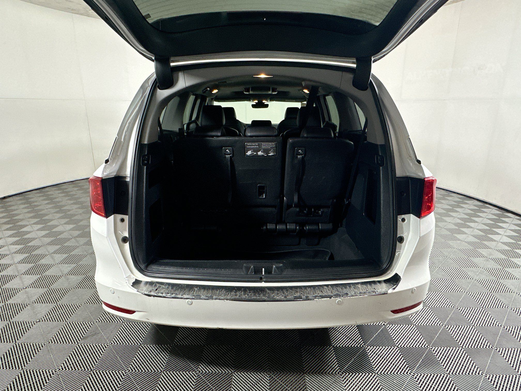 Used 2024 Honda Odyssey Touring image 31