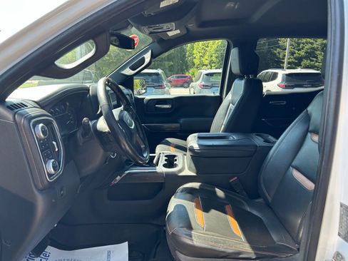 Used 2019 GMC Sierra 1500 AT4 w/ Off Road Performance Package AWD/4WD image 7
