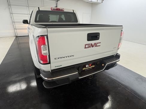 Used 2015 GMC Canyon SLT image 12