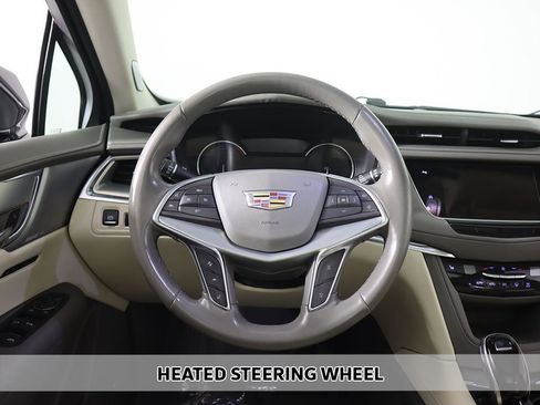 Used 2021 Cadillac XT5 Premium Luxury image 10