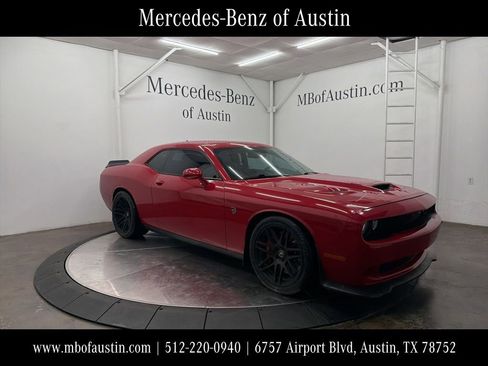Used 2016 Dodge Challenger SRT Hellcat image 1