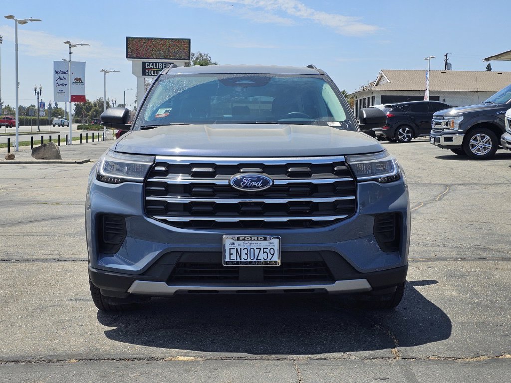 Used 2026 Ford Explorer Active RWD image 2