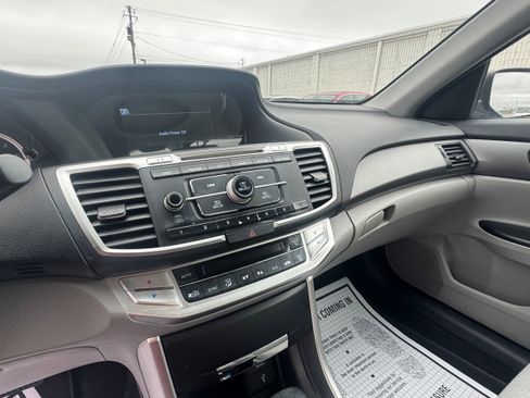 Used 2013 Honda Accord LX image 9