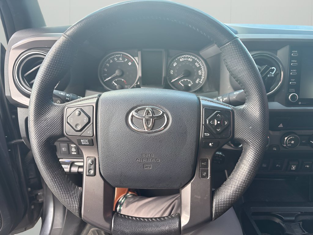 Used 2020 Toyota Tacoma TRD Off-Road w/ Technology Package AWD/4WD image 16