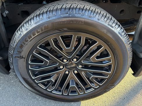 Used 2022 GMC Sierra 1500 Denali Ultimate image 11