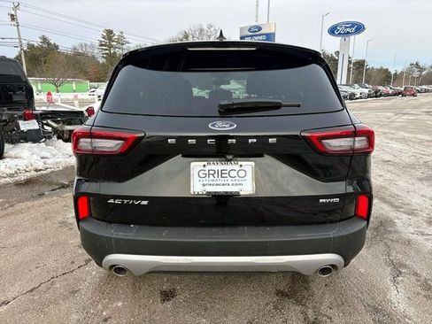 Used 2025 Ford Escape Active w/ Cold Weather Package image 4