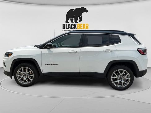Used 2025 Jeep Compass Limited AWD/4WD image 6