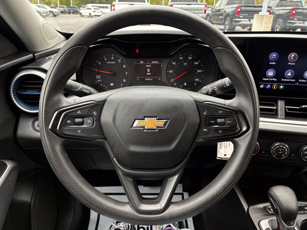 Used 2024 Chevrolet Trax LS w/ LS Convenience Package FWD image 9