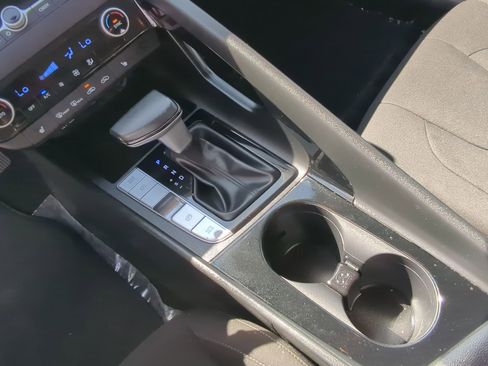 Used 2023 Hyundai Elantra SEL w/ Convenience Package image 20