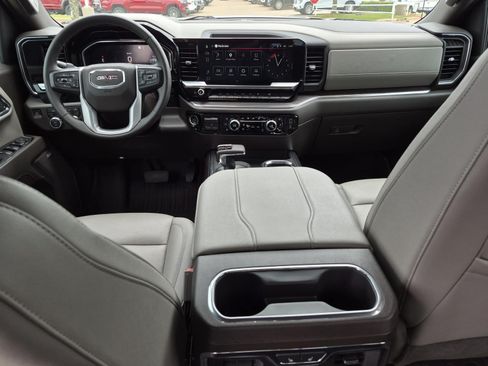Used 2024 GMC Sierra 1500 SLT AWD/4WD image 18