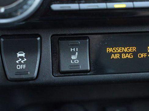 Certified 2021 Toyota RAV4 XLE w/ Convenience Package AWD/4WD image 27