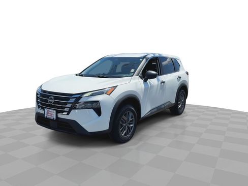 Used 2024 Nissan Rogue S FWD image 4