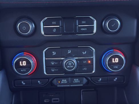 Used 2021 Chevrolet Tahoe RST w/ Luxury Package image 40