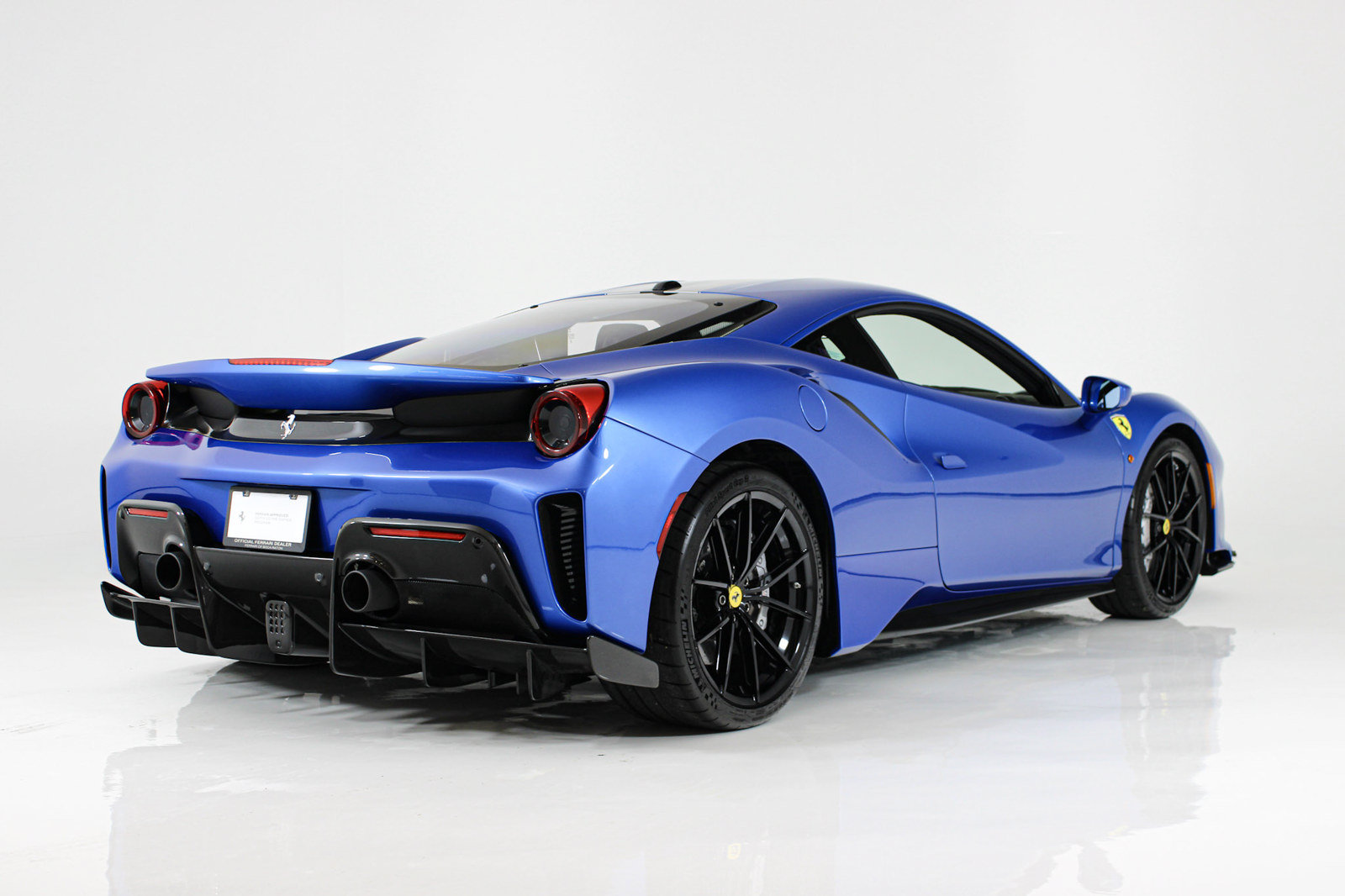 Used 2020 Ferrari 488 Pista Coupe RWD image 6