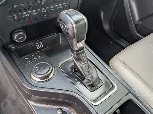 Used 2019 Ford Ranger Lariat w/ Equipment Group 501A Mid image 11