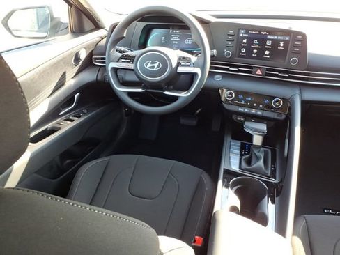 New 2026 Hyundai Elantra Hybrid FWD image 4