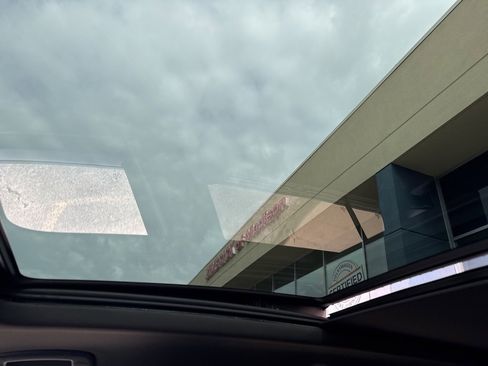 Certified 2025 Volkswagen Atlas Cross Sport SEL R-Line image 11