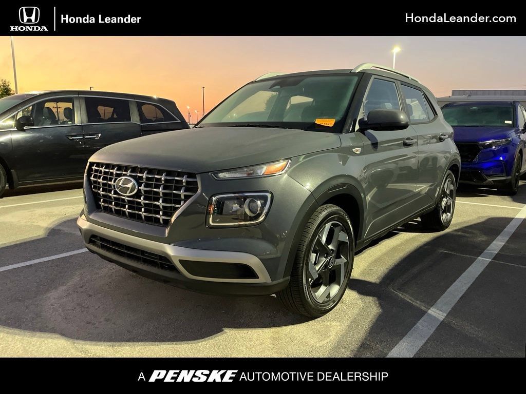 Used 2026 Hyundai Venue SEL FWD image 1