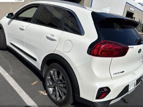 Used 2020 Kia Niro Touring image 4