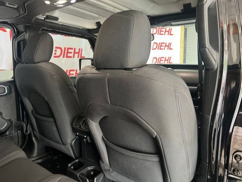 Used 2022 Jeep Gladiator Sport AWD/4WD image 11