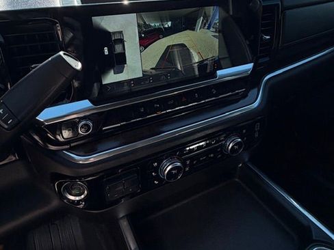 Certified 2025 GMC Sierra 2500 SLT w/ SLT Premium Package image 11