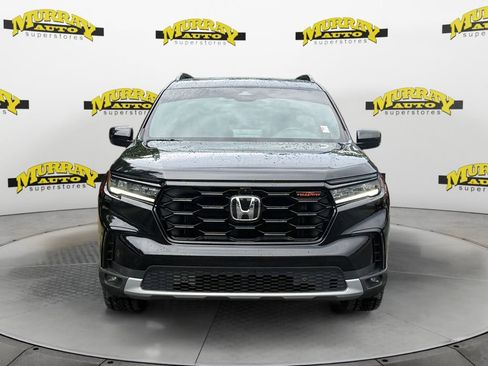 Used 2025 Honda Pilot TrailSport image 8