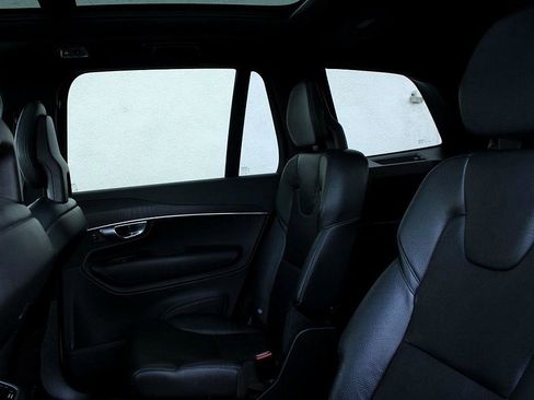 Used 2020 Volvo XC90 T6 Momentum image 17
