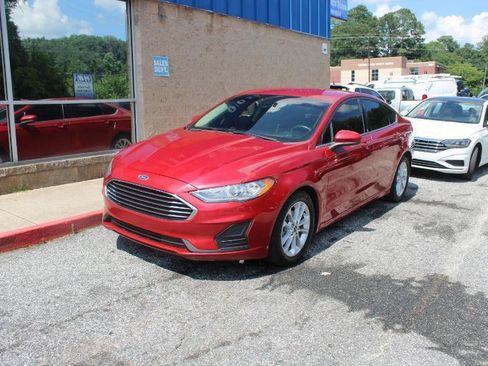 Used 2020 Ford Fusion SE FWD image 3