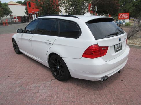 Used 2011 BMW 328i Wagon RWD image 59