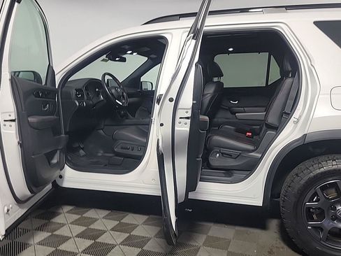 Certified 2025 Honda Pilot TrailSport image 16