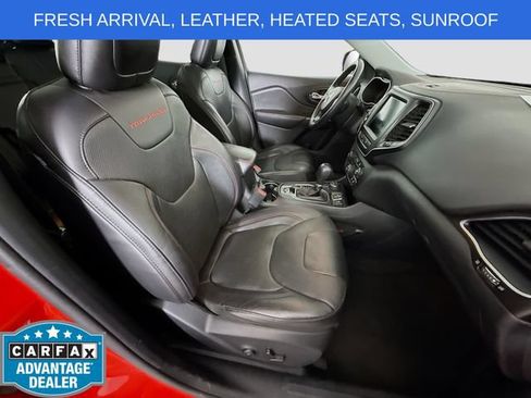Used 2019 Jeep Cherokee Trailhawk AWD/4WD image 28