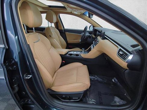 Used 2022 Genesis G70 2.0T w/ Prestige Package RWD image 25