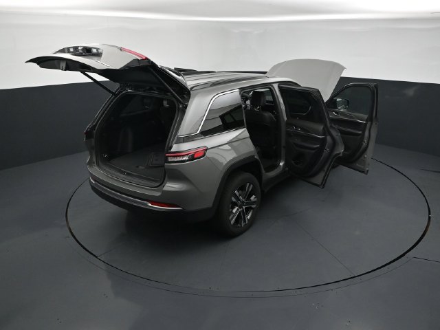 New 2027 Jeep Grand Cherokee Limited AWD/4WD image 30
