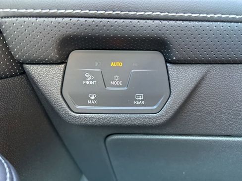 New 2026 Volkswagen Atlas Cross Sport SE FWD image 31