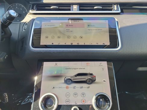 Used 2019 Land Rover Range Rover Velar S image 21