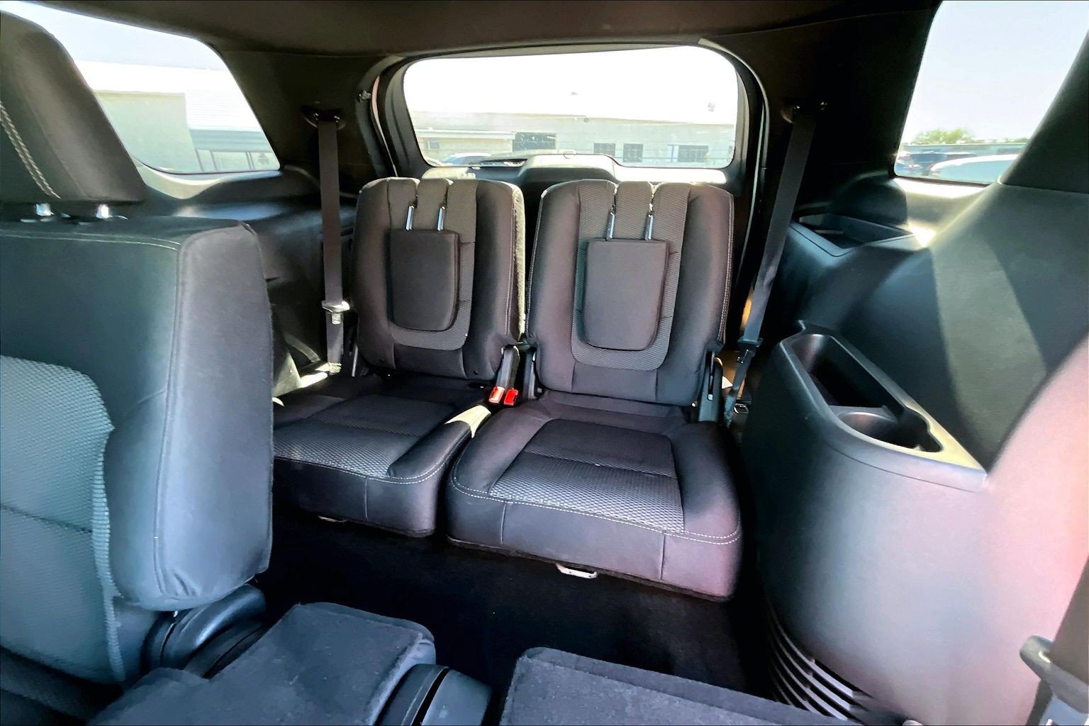 Used 2018 Ford Explorer XLT w/ Equipment Group 201A FWD image 28