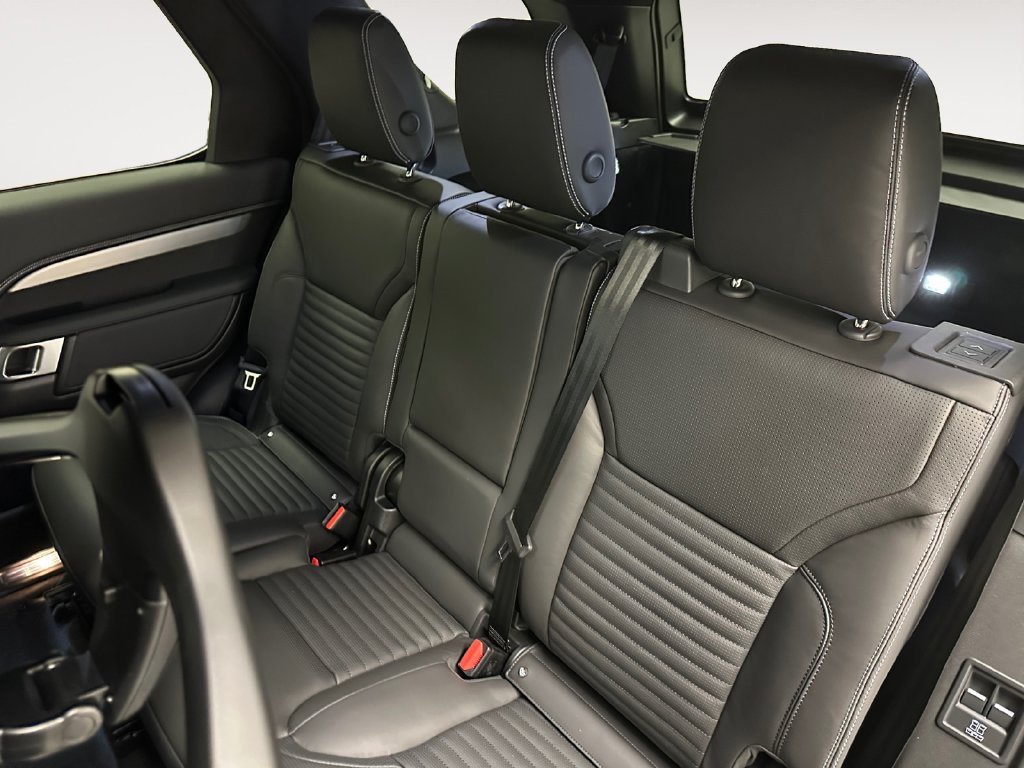New 2026 Land Rover Discovery Limited Edition AWD/4WD image 13