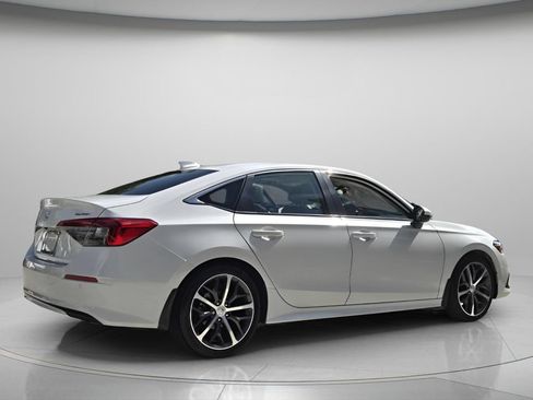 Used 2024 Honda Civic Touring image 7