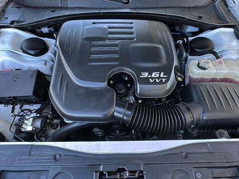 Used 2018 Chrysler 300 Touring L image 25