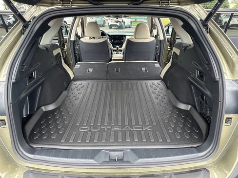 Used 2023 Subaru Outback Premium AWD/4WD image 17